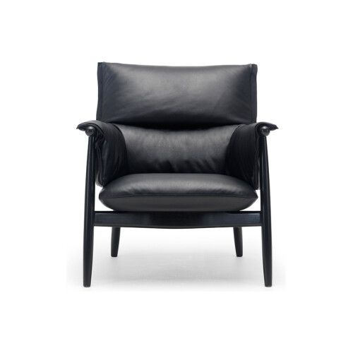 Embrace Chair E015 i massiv ek, svartbets.