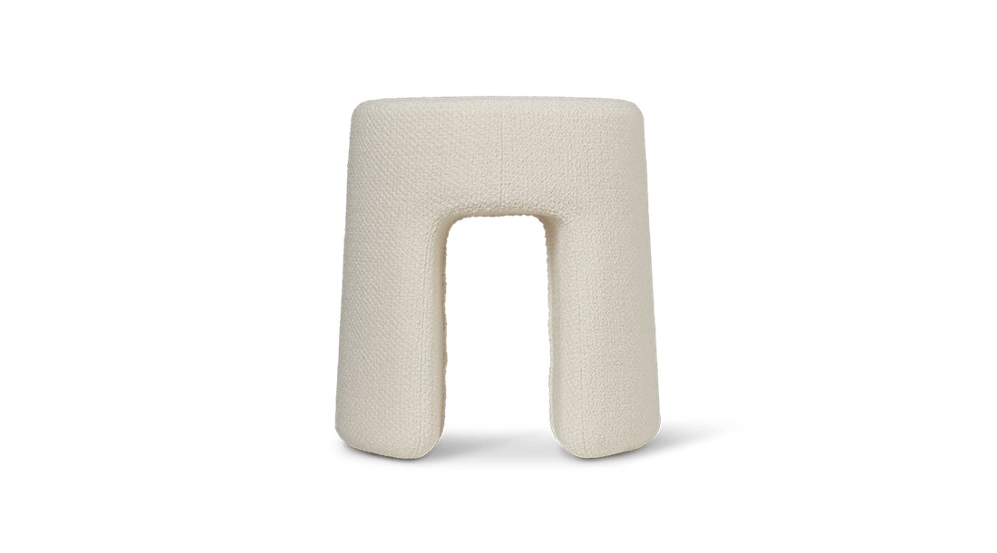 Fredericia Sequoia Pouf Fredericia Sequoia Pouf är en helt klädd sittpuff med innerskal i formgjuten polyuretanskum, förstärkt med stålram och träbotten.