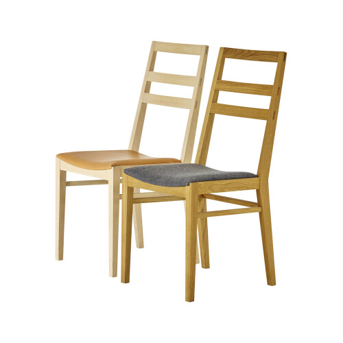 G.A.D Lansa Stol är tillverkad av massiv ek eller björk