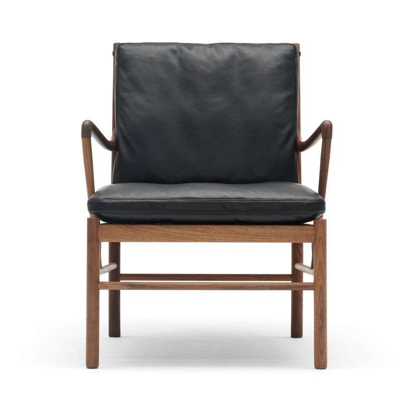 OW149 Colonial Chair OW149 Colonial Chair i svart läder och valnöt