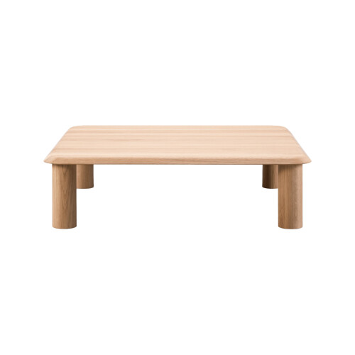 Fredericia Islets Coffee Table är tillverkad av massiv ek behandlad med ljus olja.