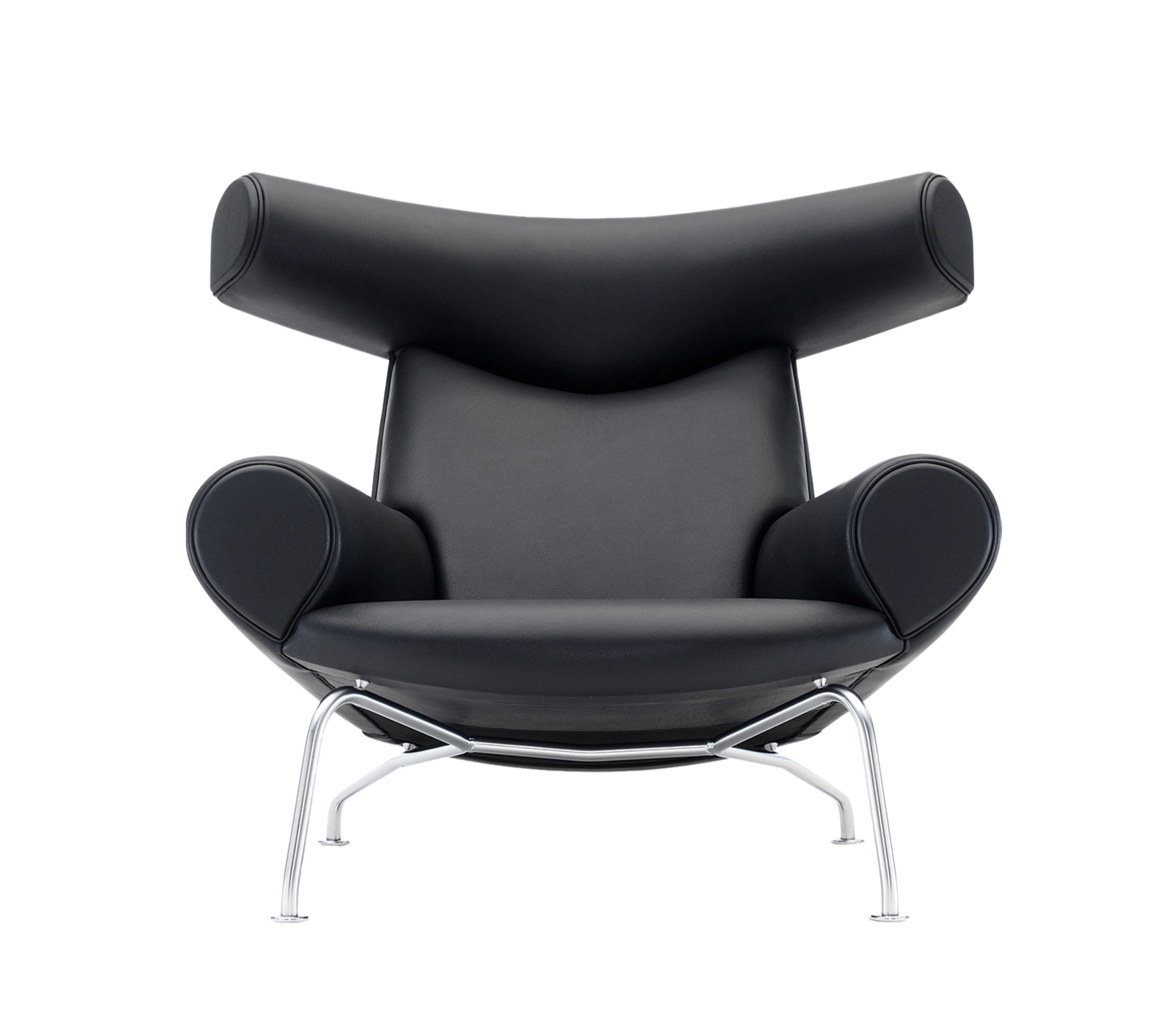 Fredericia Ox Chair fåtölj svart Ox Chair designad av Wegner i svart läder med underrede i rostfritt stål
