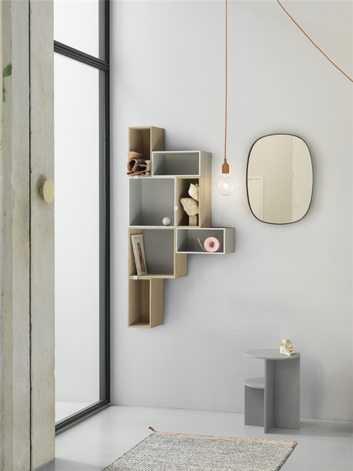 mini-stacked-group-oak-light-gray-e27-clay-brown-framed-mirror-halves-side-tabe-ply-dots-org-15217999701.png Muuto - Mini Stacked - Bild 1
