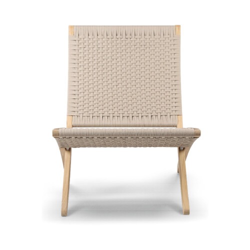 En tidlös och elegant utomhusstol frånCarl Hansen & Søn