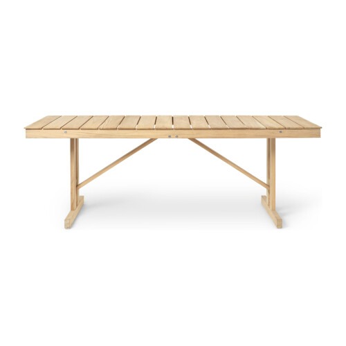 En tidlös och funktionellt utomhusmöbel från Carl Hansen & Søn