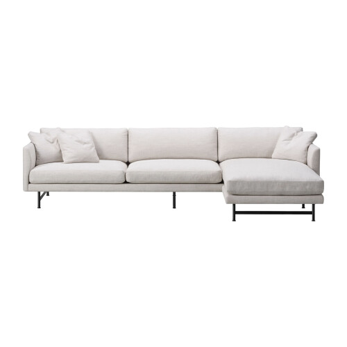 Calmo 3-Seater Chaise där stommen är tillverkad av massivt trä.