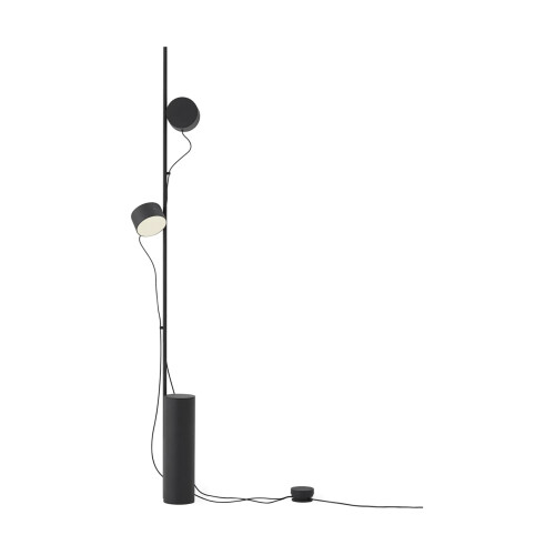 Golvlampa Post från MUUTO med ett stativ i stål och två magnetiska led lampor.