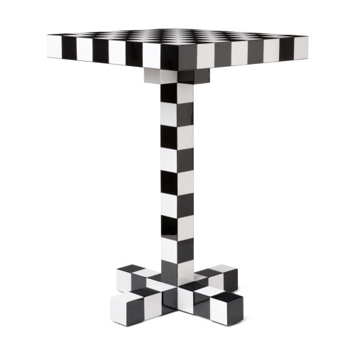 Moooi Chess Table med svarta och vita rutor. Går att spela schack på.