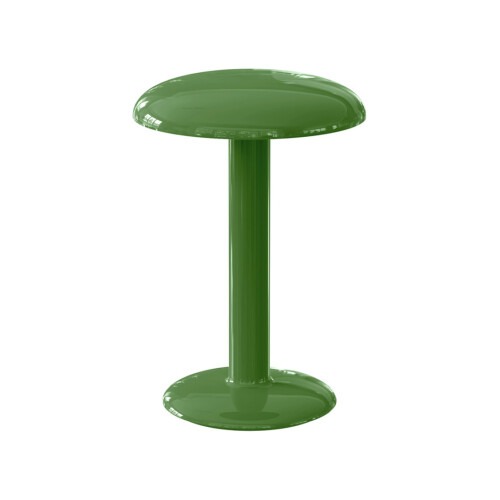 Gustave lampa från flos i signalgrönt som är portabel.