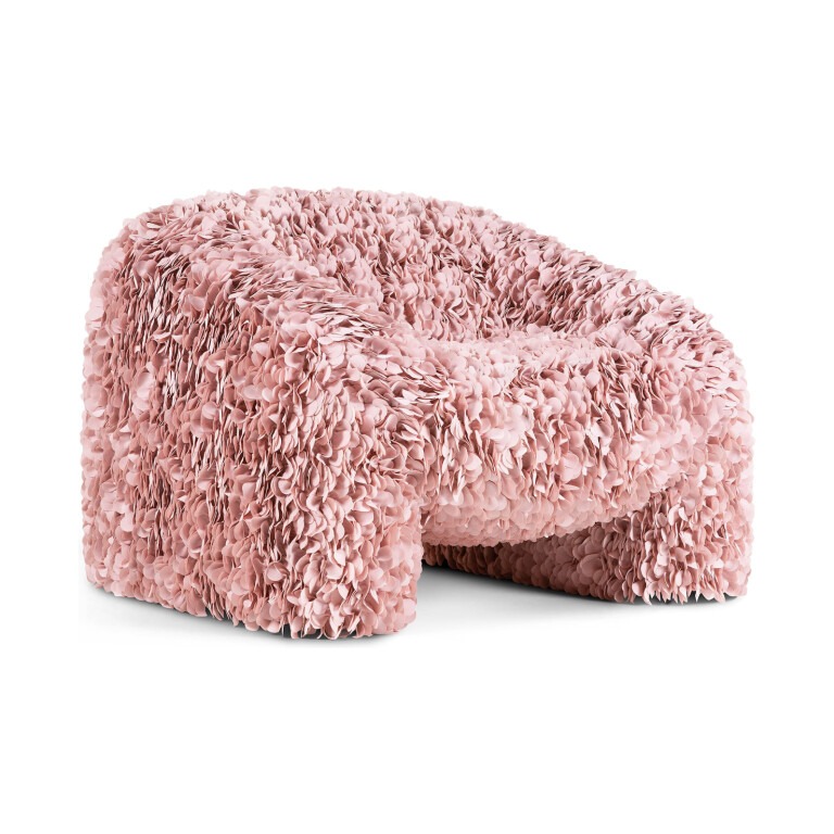 Moooi Hortensia Armchair med textil liknande rosa blad.