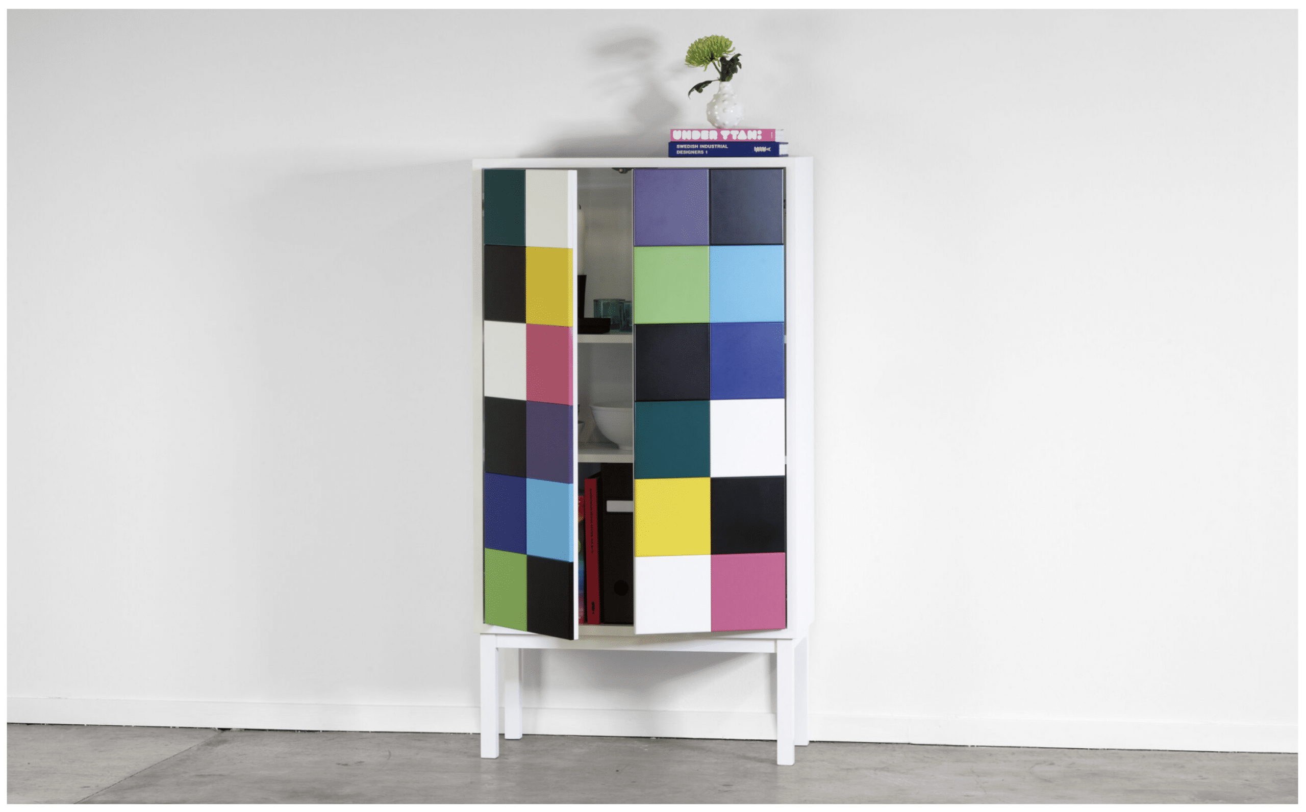A2 Collect Cabinet A2 Collect Cabinet. Fyrkanter i olika färger