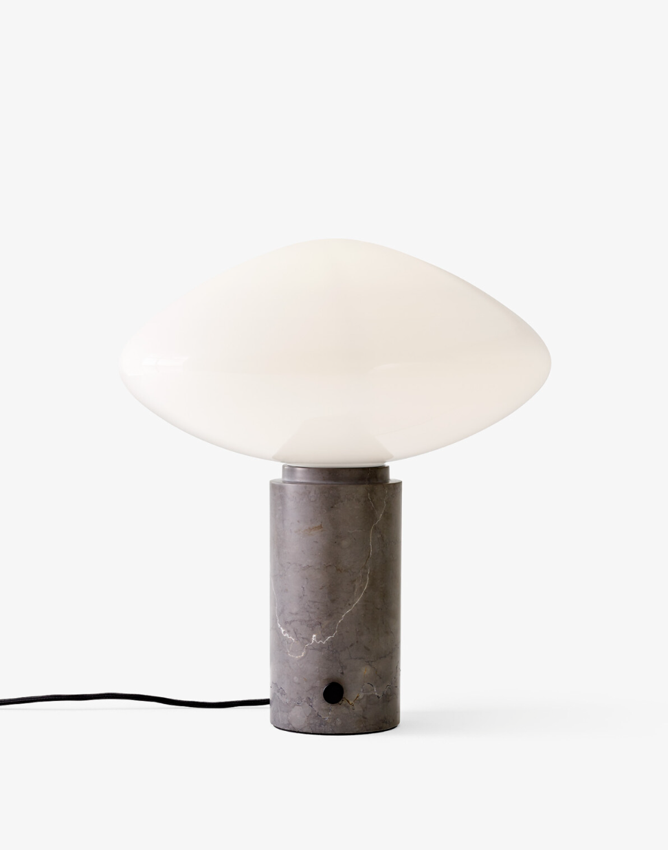Mist AP17 bordslampa från &tradition Mist AP17 bordslampa från &tradition med bas i marmor Grigio Caldo